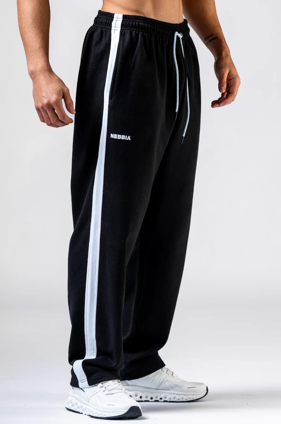 Pantaloni della tuta NEBBIA Power Relaxed 904 | Nero e Nero